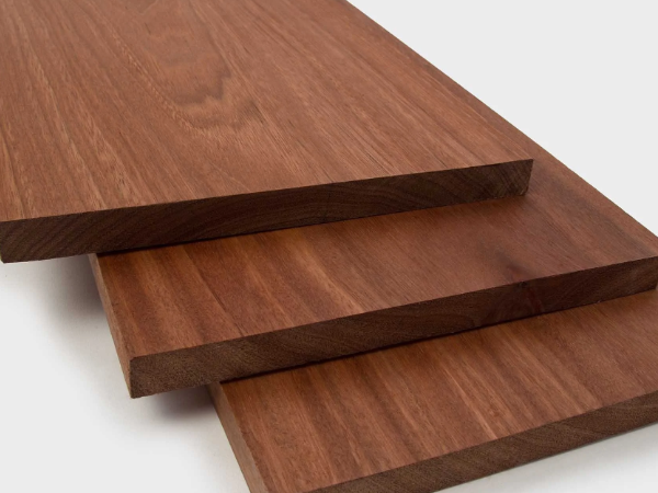 خشب الماهوجنى